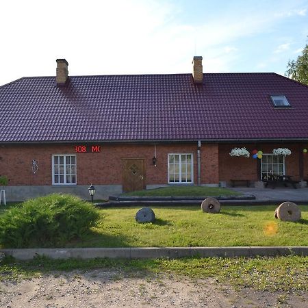 Motelis Aka Kārsava Екстериор снимка