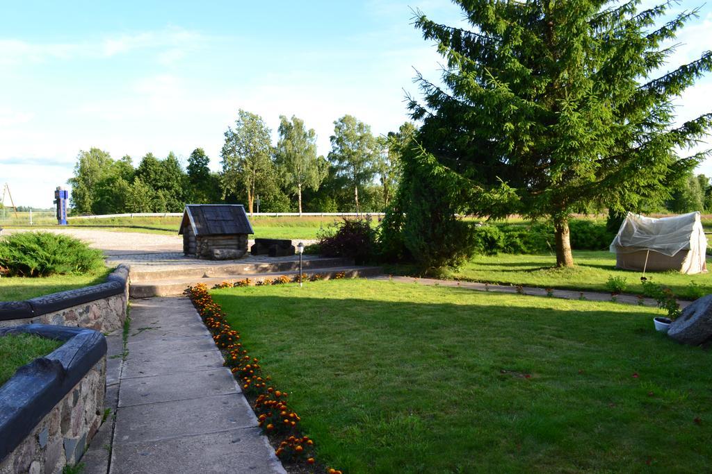 Motelis Aka Kārsava Екстериор снимка